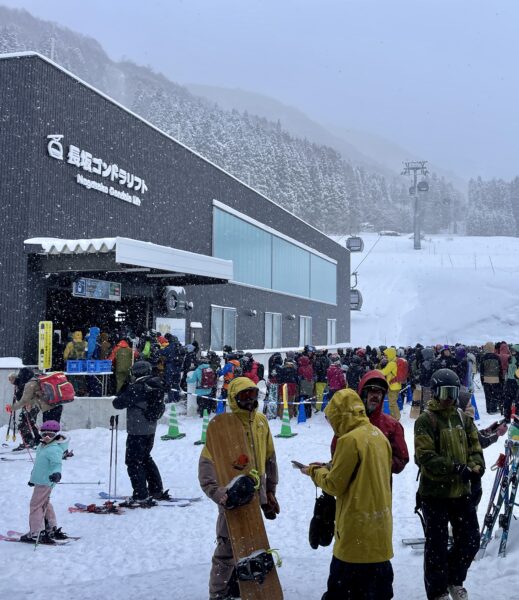 Busy times in March at Nagasaka Station in Nozawa Onsen