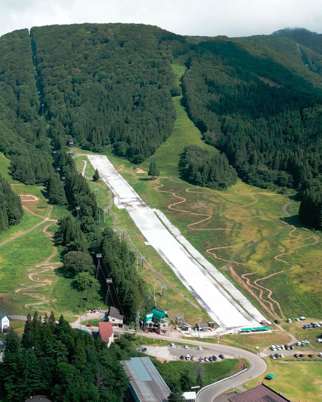 Enduro National Series 2024 sponsored by Shimano stretched across the resort from the village of Nozawa Onsen all the way up to the top of Nagasaka station