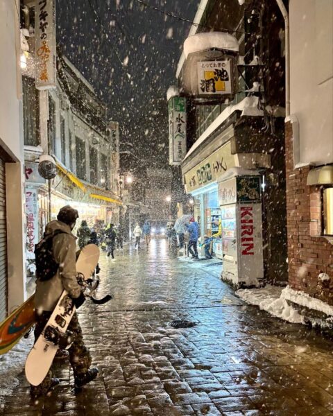 Busy street of Oyu in Nozawa