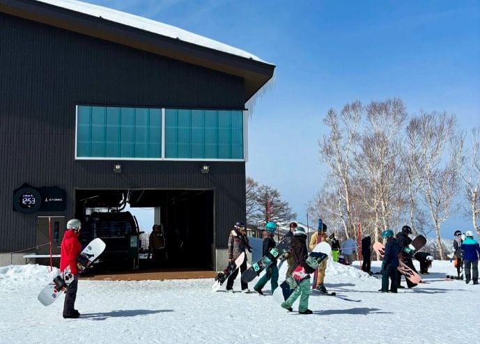 Soon Nagasaka Gondola Station opens its gates for everyone to enjoy the 24/25 winter season!