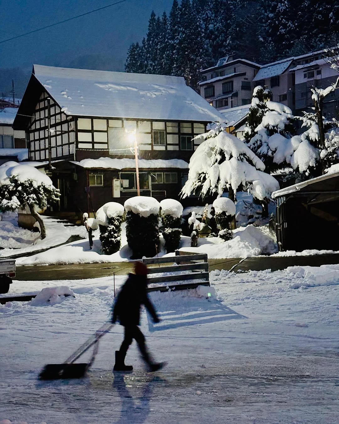 Snowy evenings by Villa Nozawa