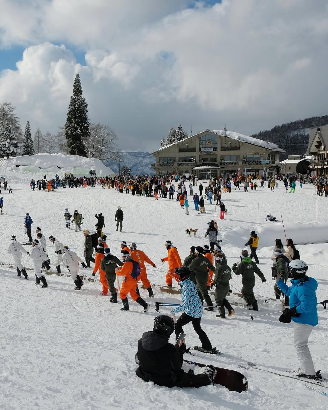 Annual log dragging competition at Hikage