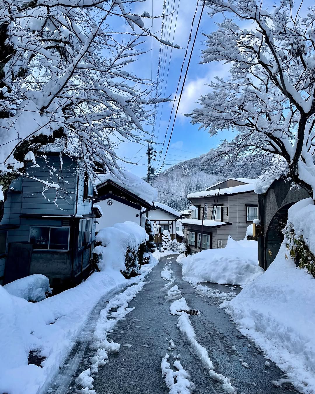 Narrow streets of Nozawa 