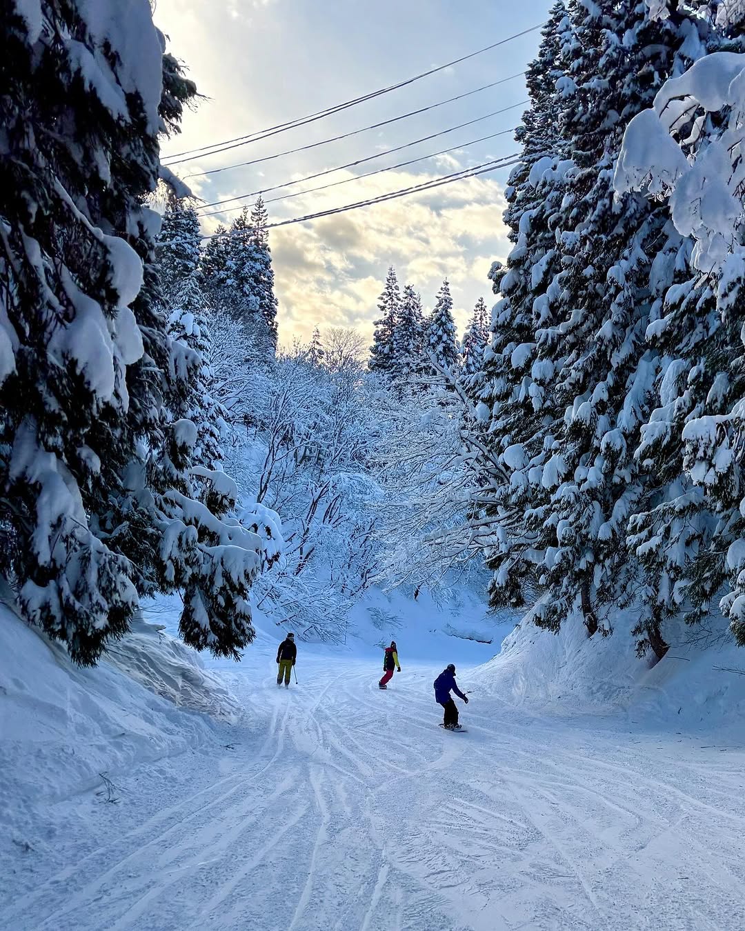 Evening vibes on the slopes 